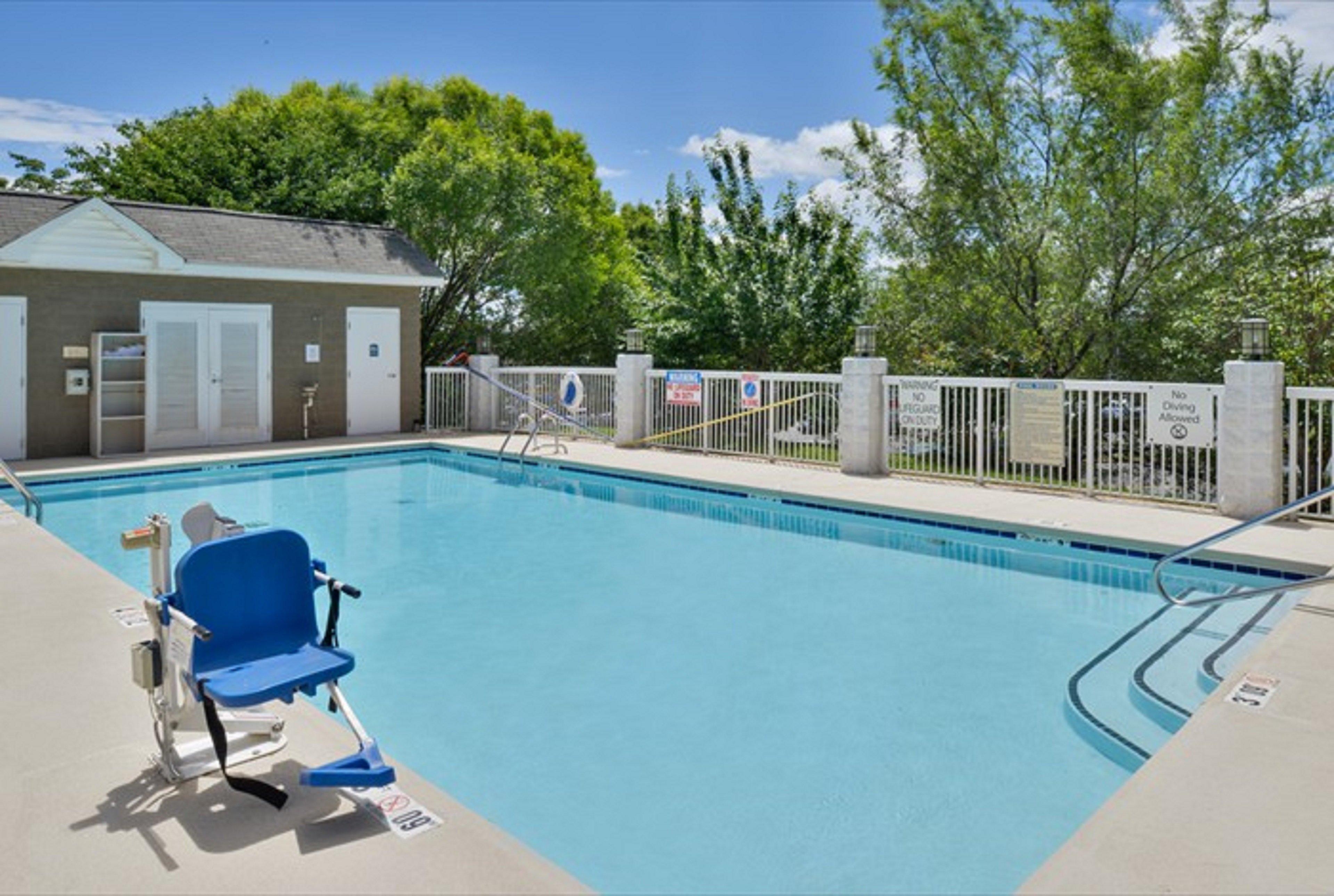 Holiday Inn Express Hotel & Suites Mooresville - Lake Norman By Ihg Экстерьер фото
