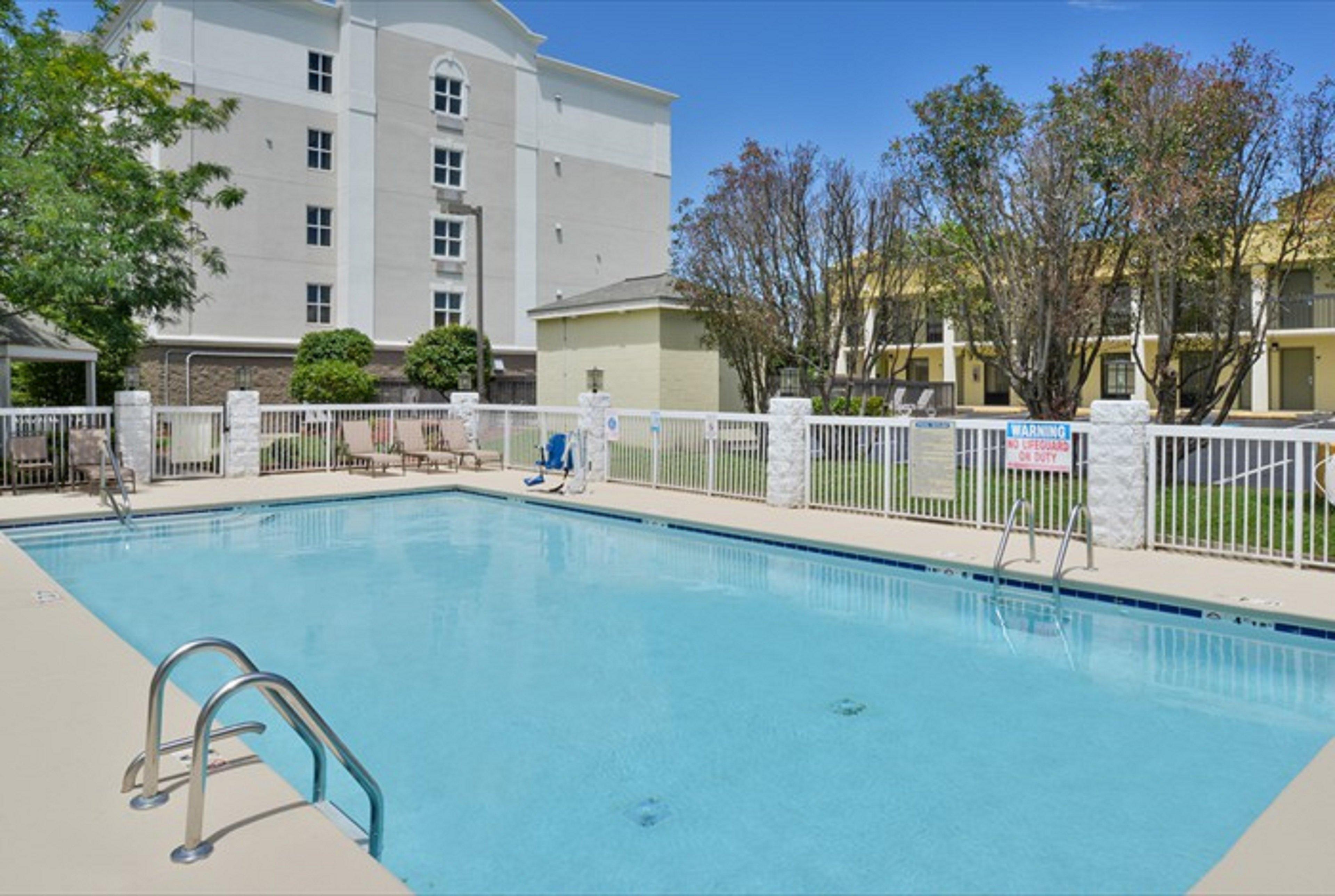 Holiday Inn Express Hotel & Suites Mooresville - Lake Norman By Ihg Экстерьер фото