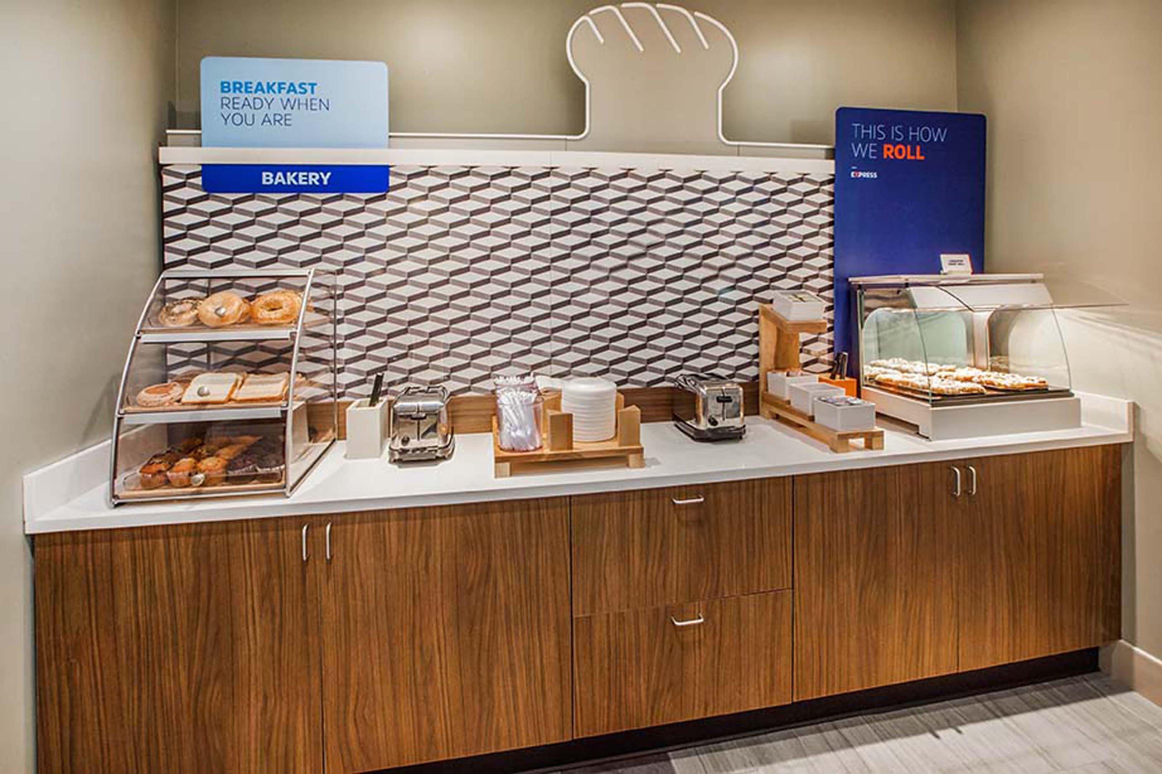 Holiday Inn Express Hotel & Suites Mooresville - Lake Norman By Ihg Экстерьер фото