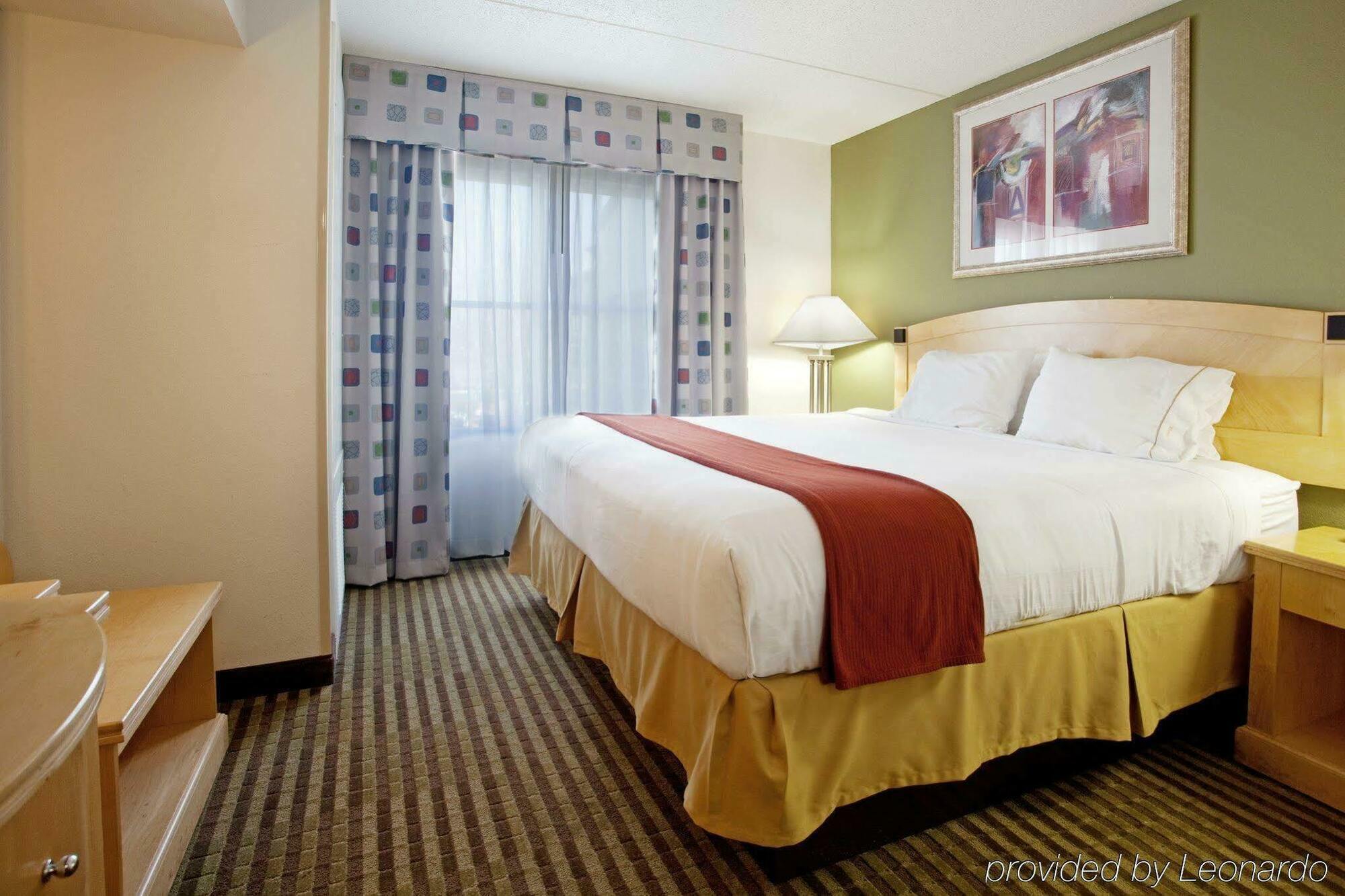 Holiday Inn Express Hotel & Suites Mooresville - Lake Norman By Ihg Номер фото