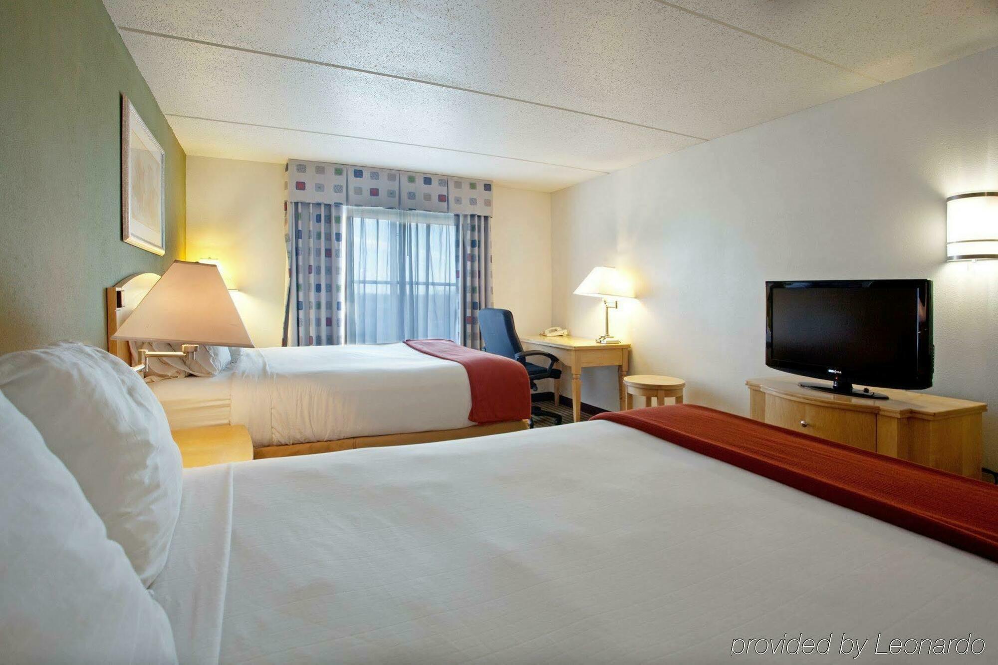 Holiday Inn Express Hotel & Suites Mooresville - Lake Norman By Ihg Номер фото