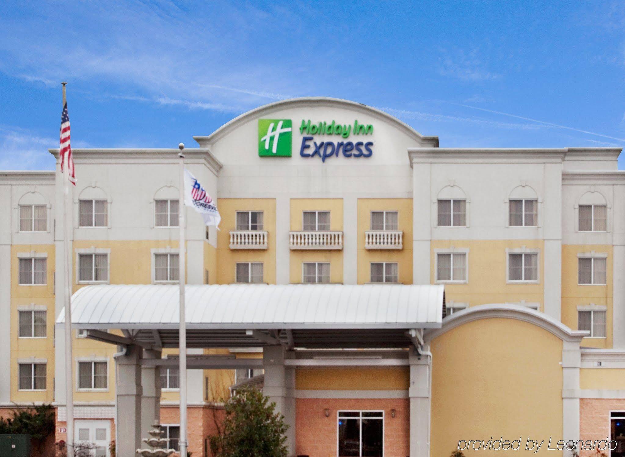 Holiday Inn Express Hotel & Suites Mooresville - Lake Norman By Ihg Экстерьер фото